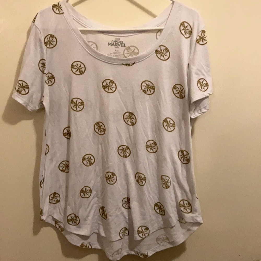 Captain Marvel Top